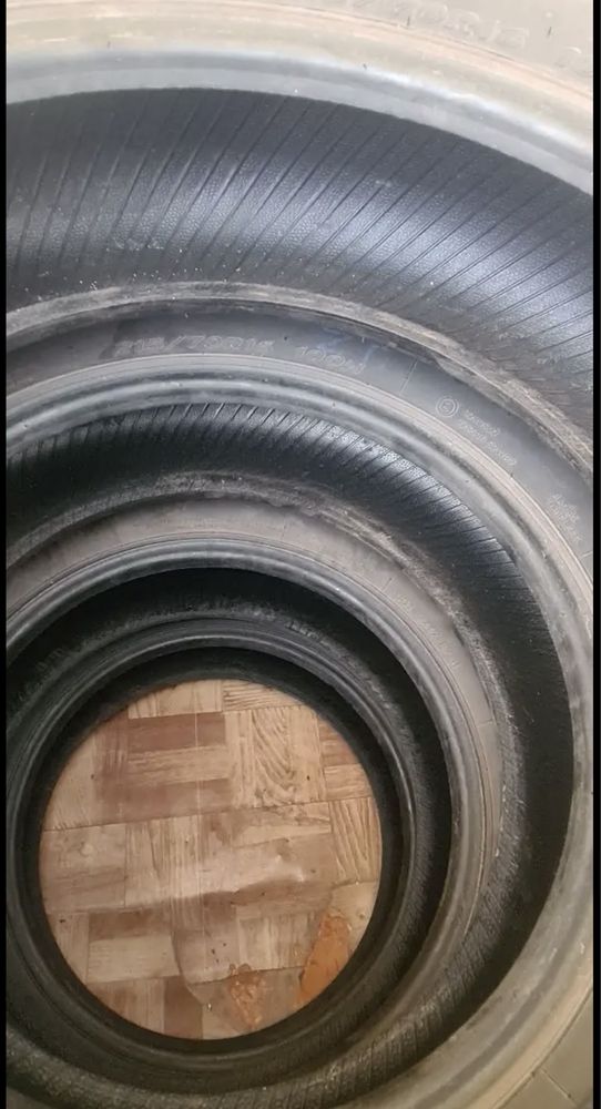 Продам шины 215/70 R16 в отличном состоянии