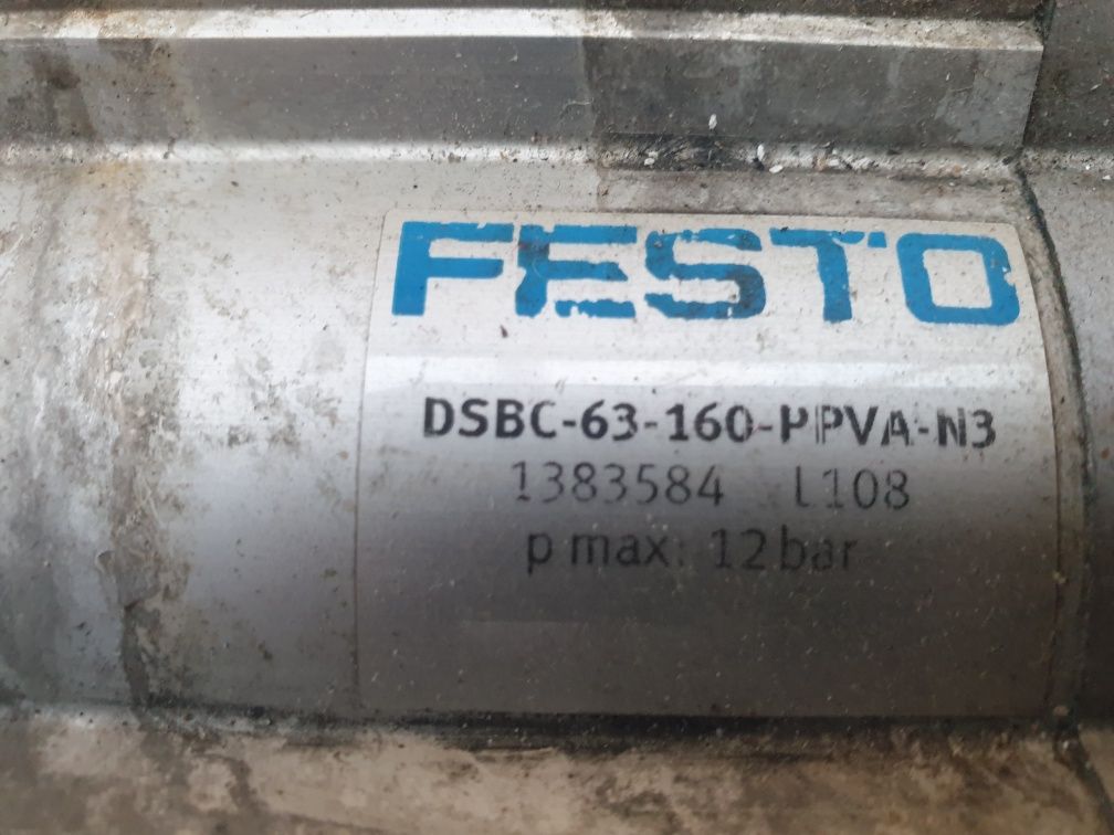 Cilindru piston pneumatic Festo