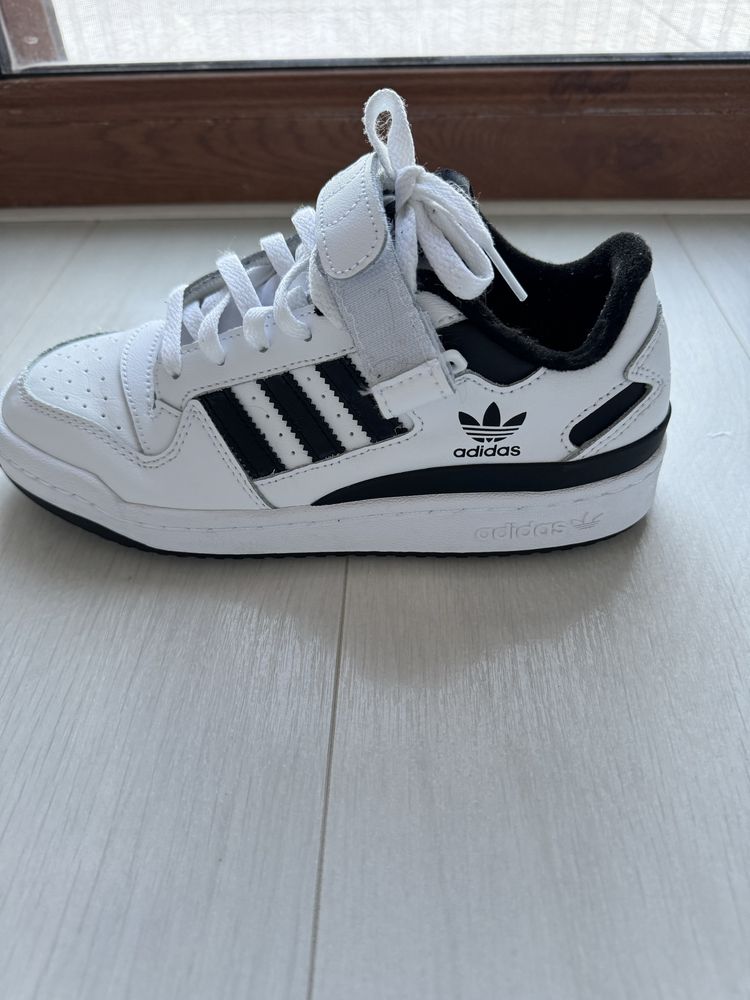 Маратонки Adidas