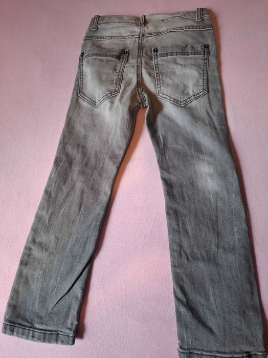 Детски маркови дънки за 10 лв.4 броя.