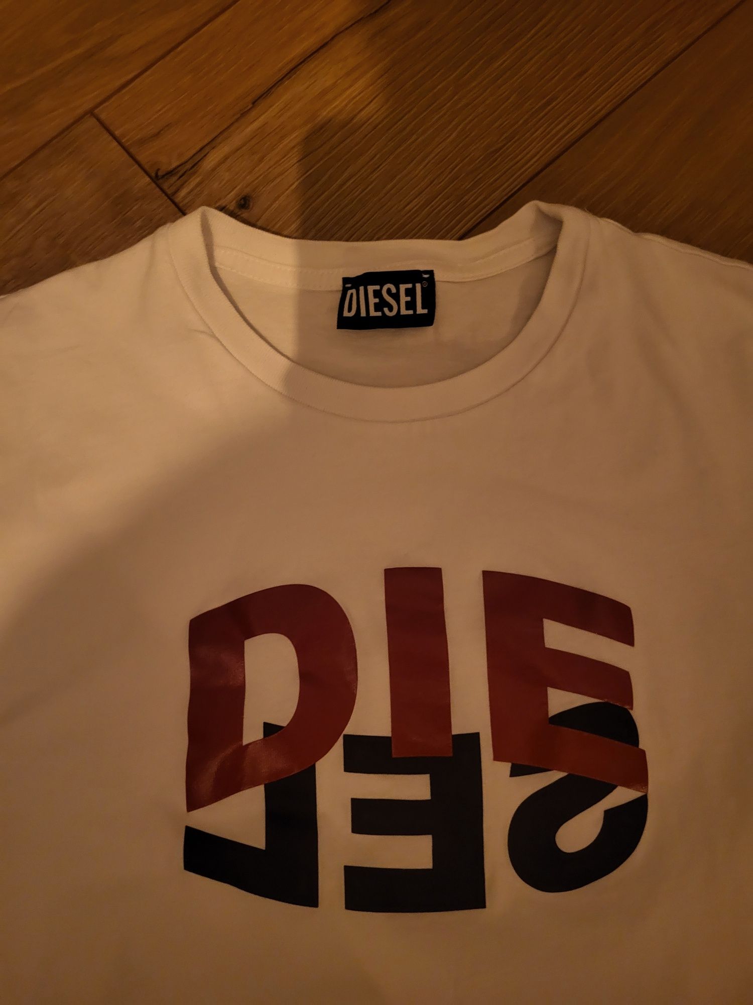 Vând tricou Diesel