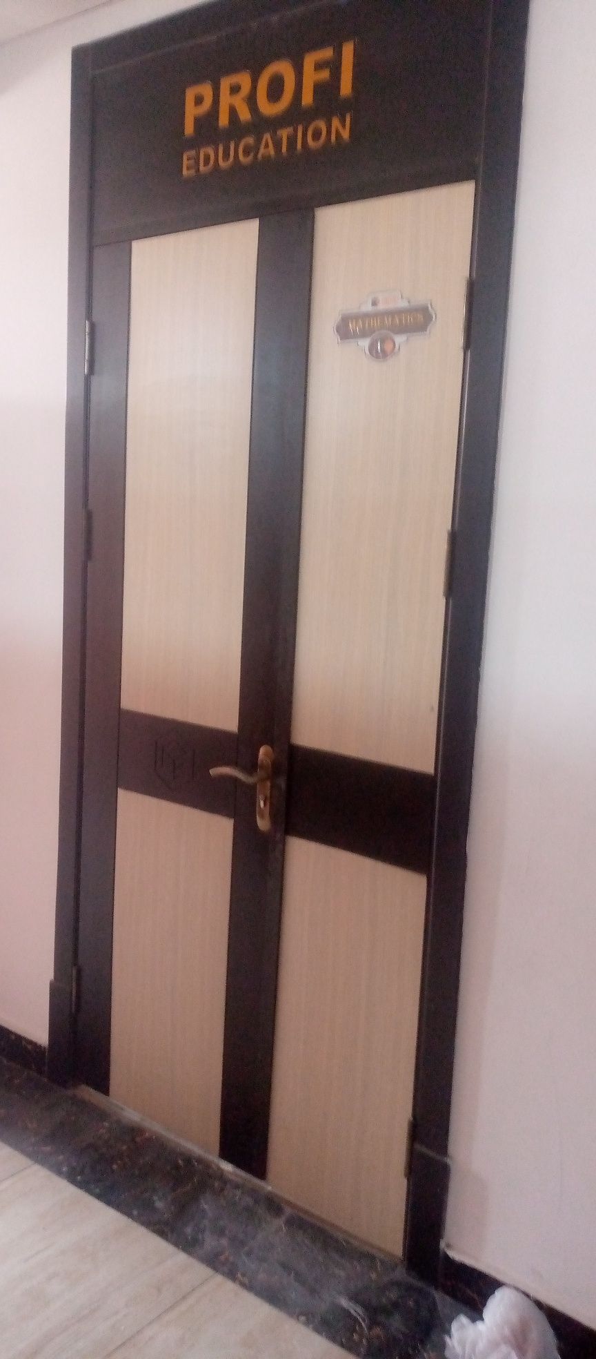 Продам двери с замками