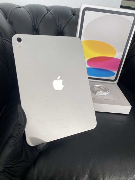 iPad (A16) / WI-FI + Cellular/ 128 GB / Silver / Ca nou |