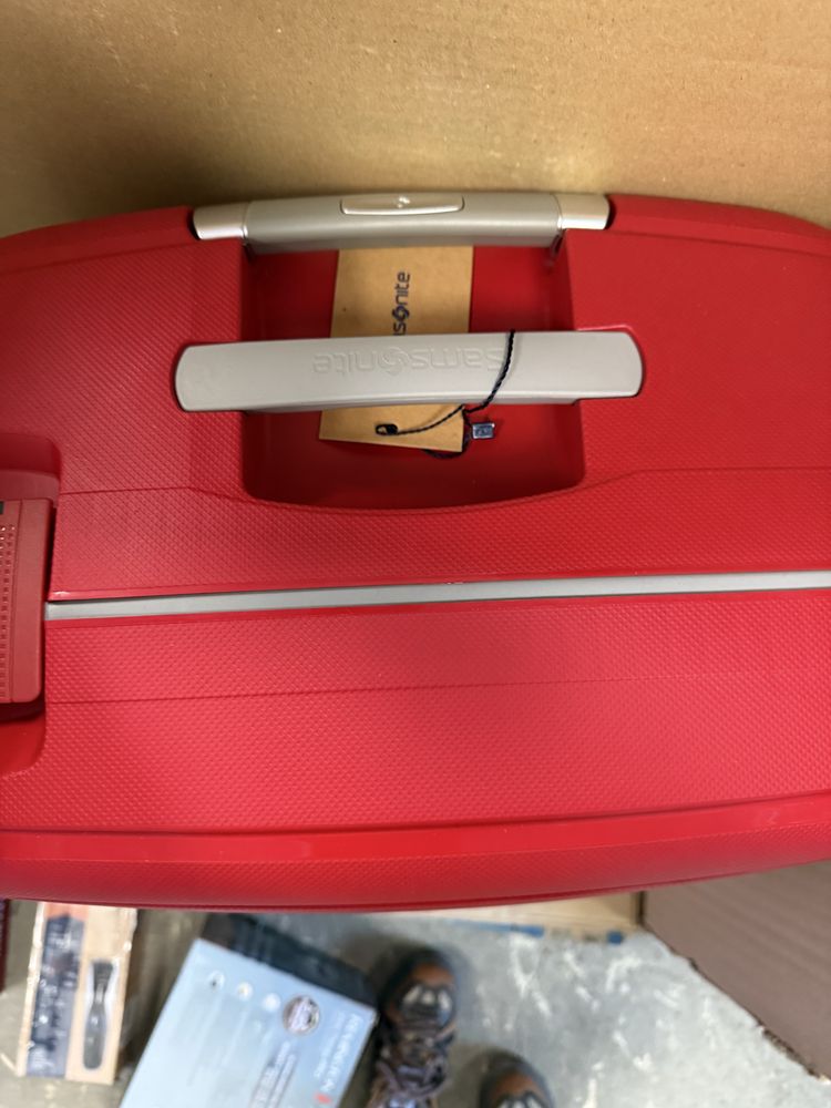 Куфар samsonite нов 69 см