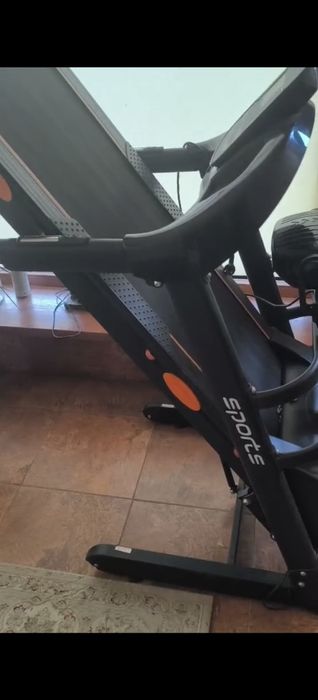 Беговая дорожка почти новая