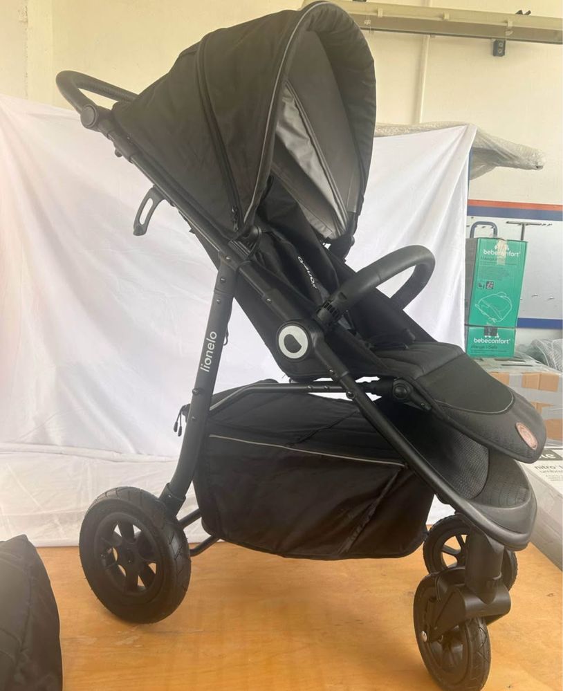 Carucior Lionelo Natt, capotina XXL reglabila, de la 0 - 22 kg.
