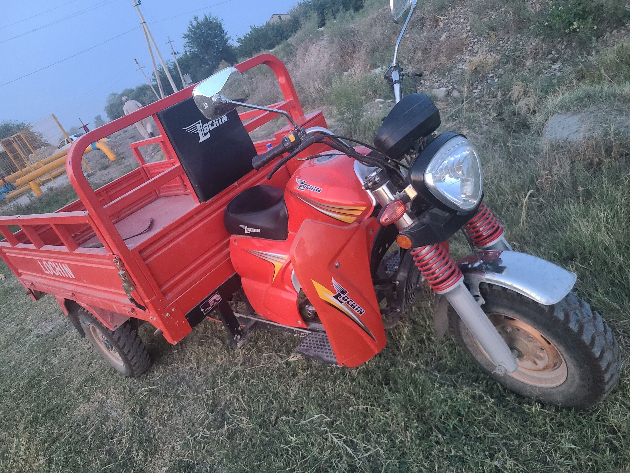 Motosikl lochin gruzavoy