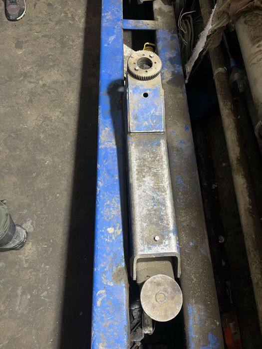 Продам автоподьемник 5 тонник