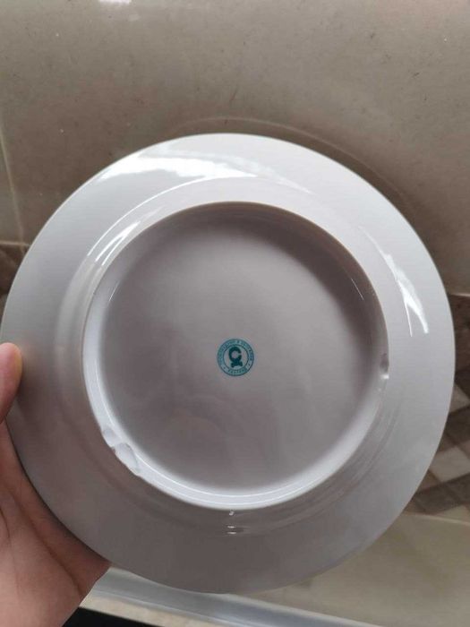 Порцеланови чинии - подарявам