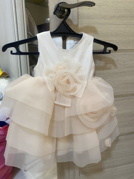 Продам платье новое