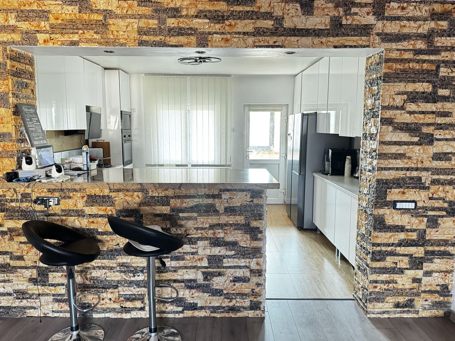 Vila P+2 - 560m2 utili, Garaj, Panouri Solare + Baterii +Pompa Caldura