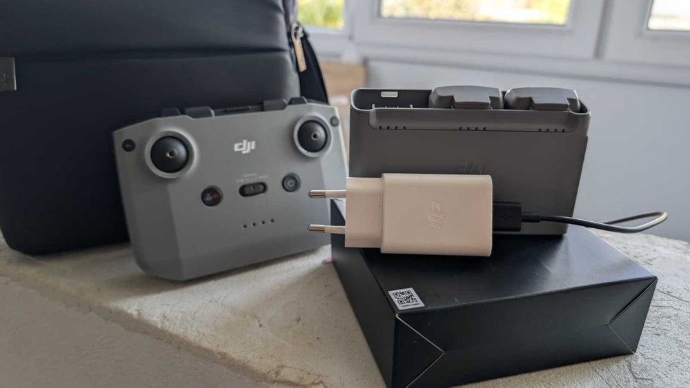 Dronă DJI Mini 2 Fly More Combo