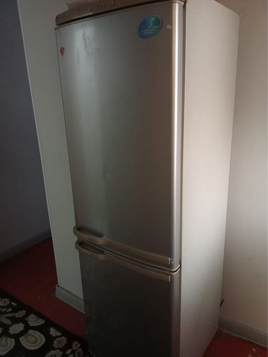 Холодильник самсунг продам