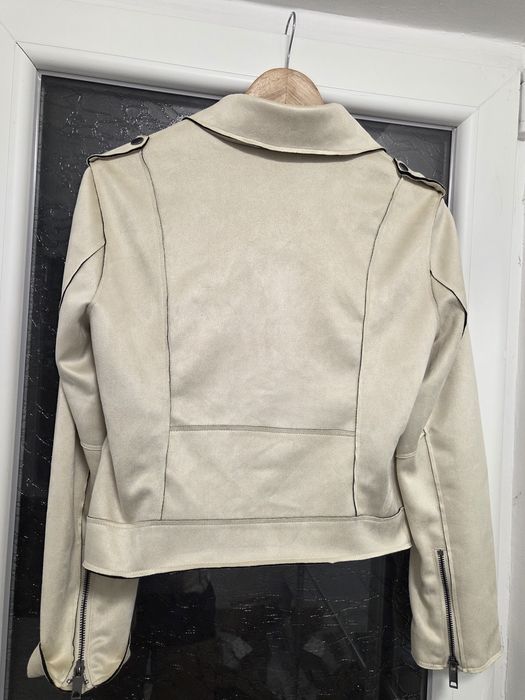 Geaca piele întoarsă