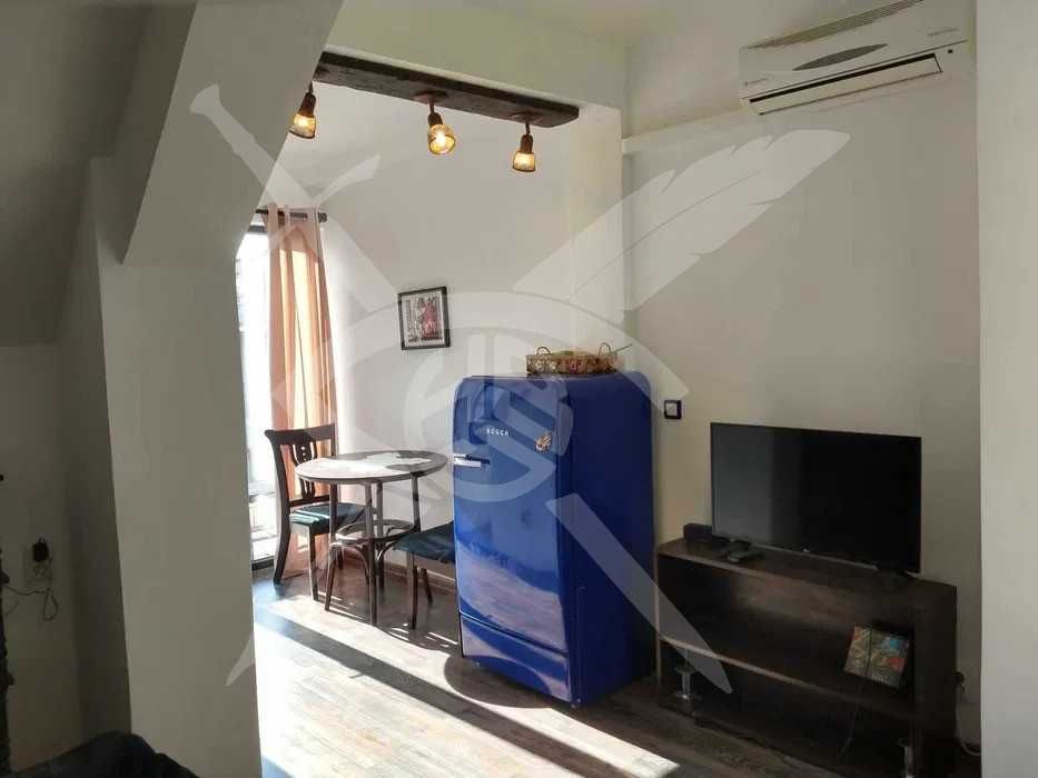 Дава се под наем Двустаен апартамент в Варна, Център - 52 кв.м за 375 € - Снимка #2