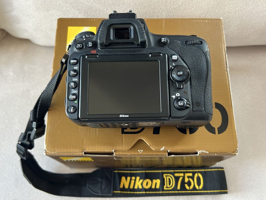 Nikon D750 Digital Camera D750 FX отлично състояние