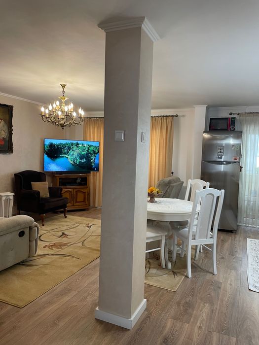 Vând apartament 3 camere