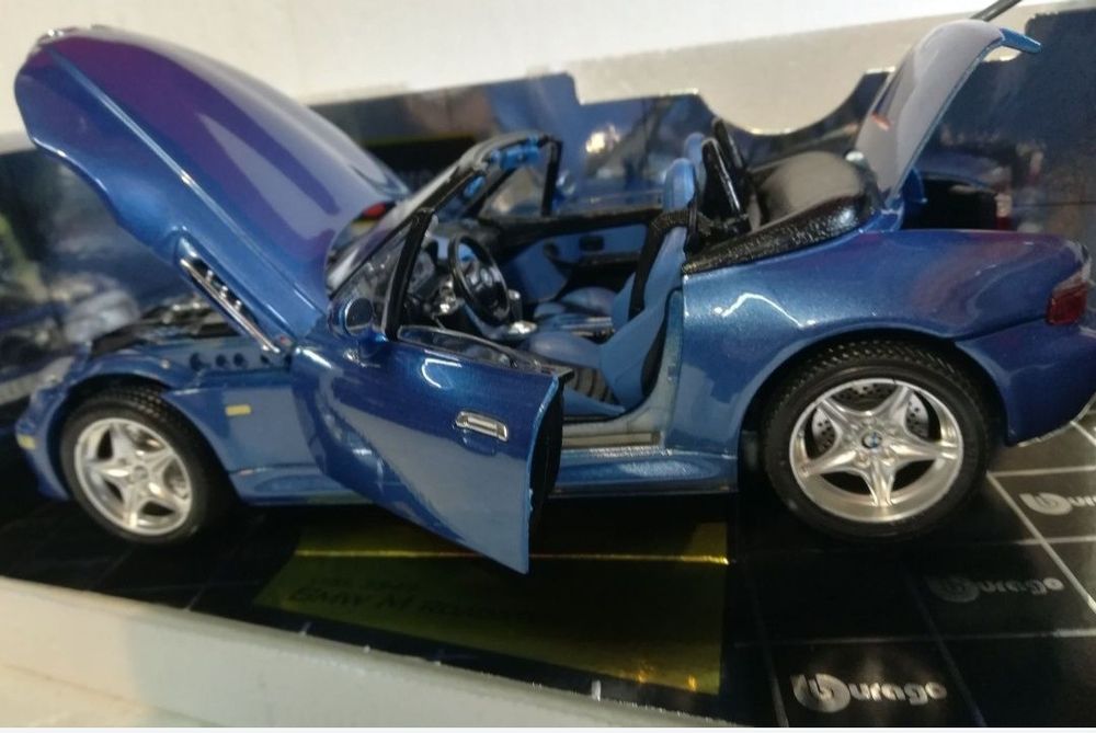 BMW M 1996
Scara 1:18
Bburago

Pozele reflectă realitatea. Se vinde ex