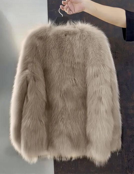 Бежево палто с косъм