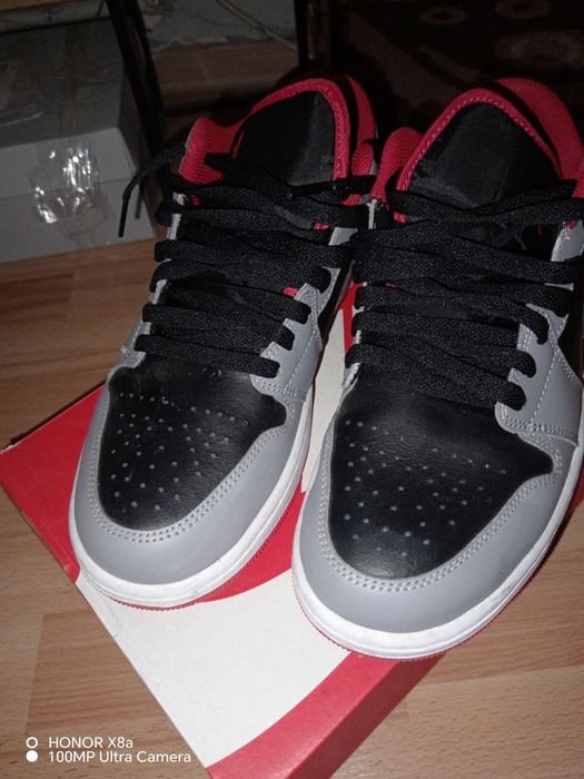 Jordan 1 Low câteva purtari conditie foarte bună nr42. 5