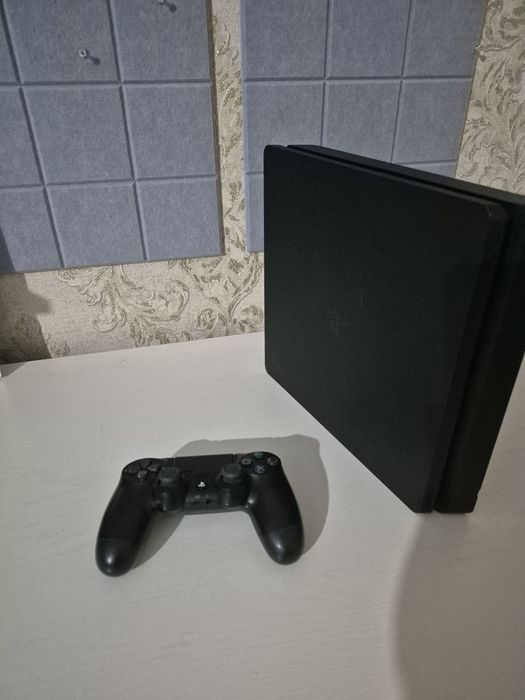 Sony PlayStation 4 slim