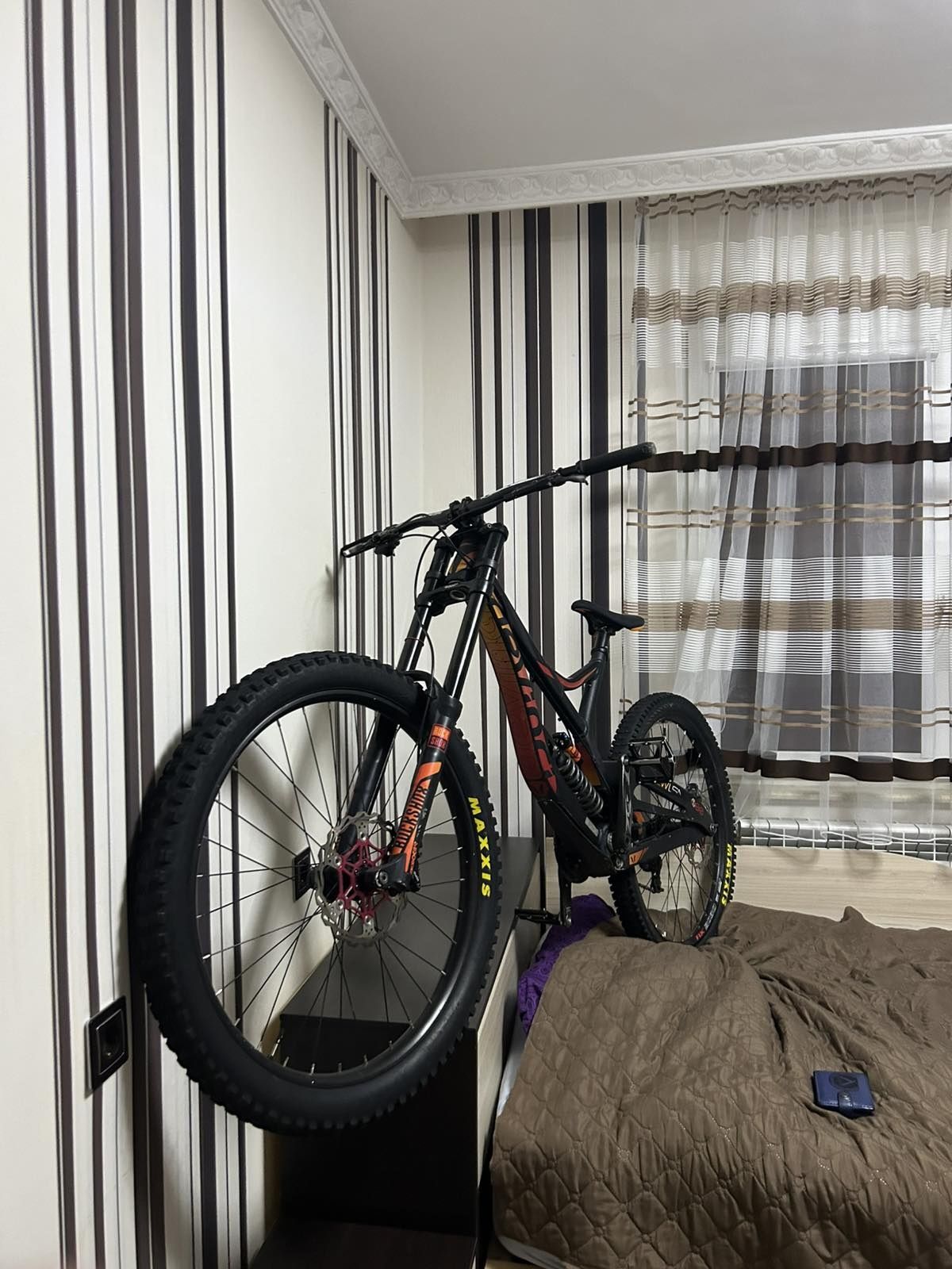 Колело Велосипед Downhill bike devinci willson 2017 black and orange