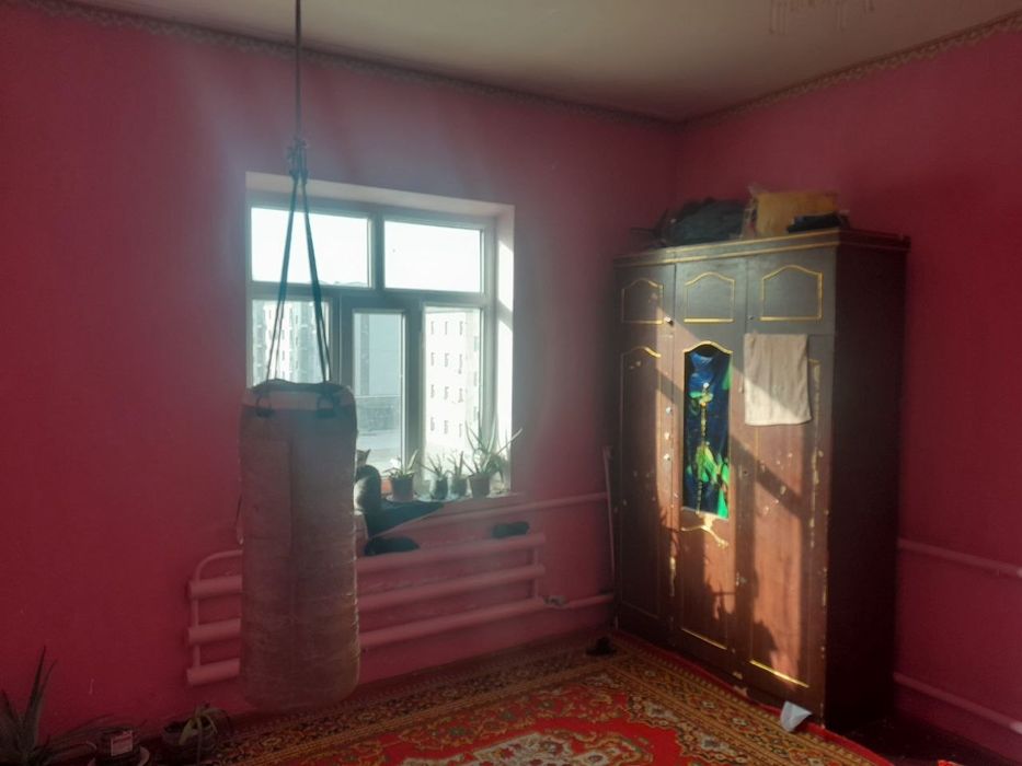 Космаботда 5 этажли курписда 4 чи этажинда 2 хонали квартира сотилоди