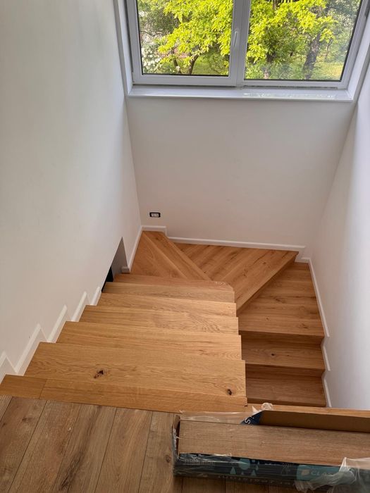 Placam scari cu lemn masiv