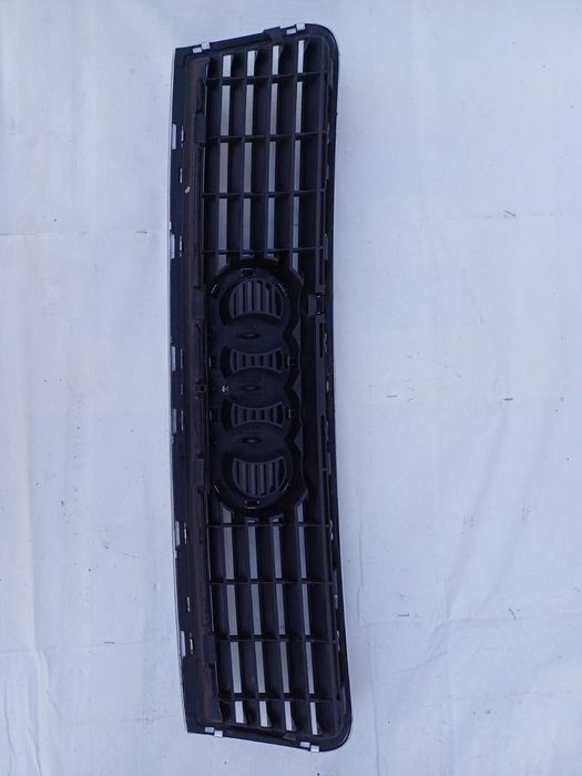 решетка радиаторна с емблема Audi A6 модел 2001-2005 г. #1004V