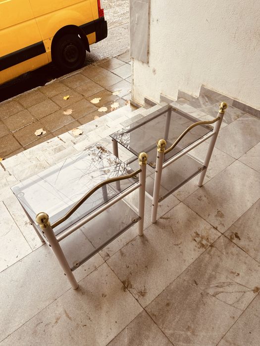 Две елегантни помощни масички / нощни шкафчета от 90-те