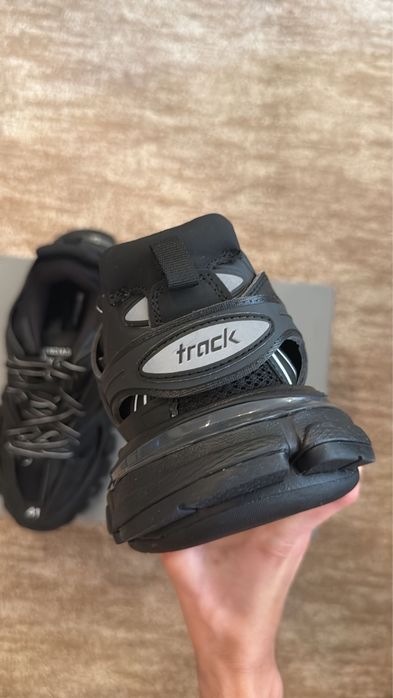 balenciaga track black