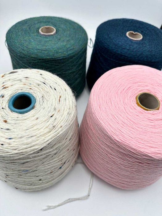 Fire de lână de diferite culori și grosime