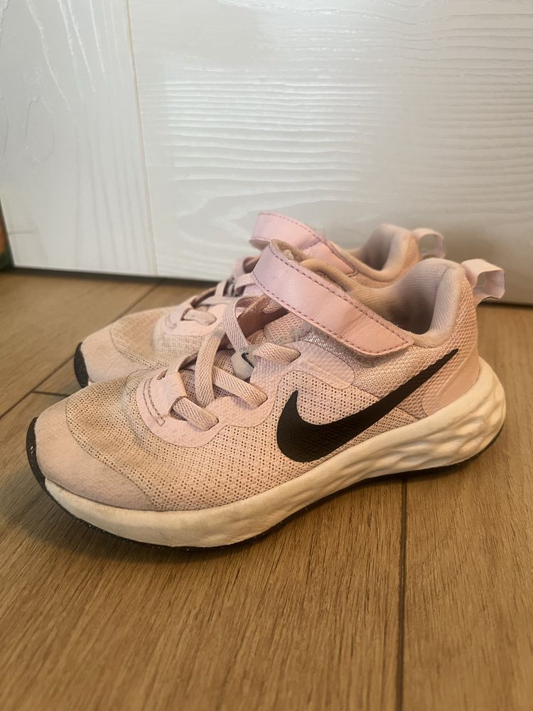 Маратонки nike 27