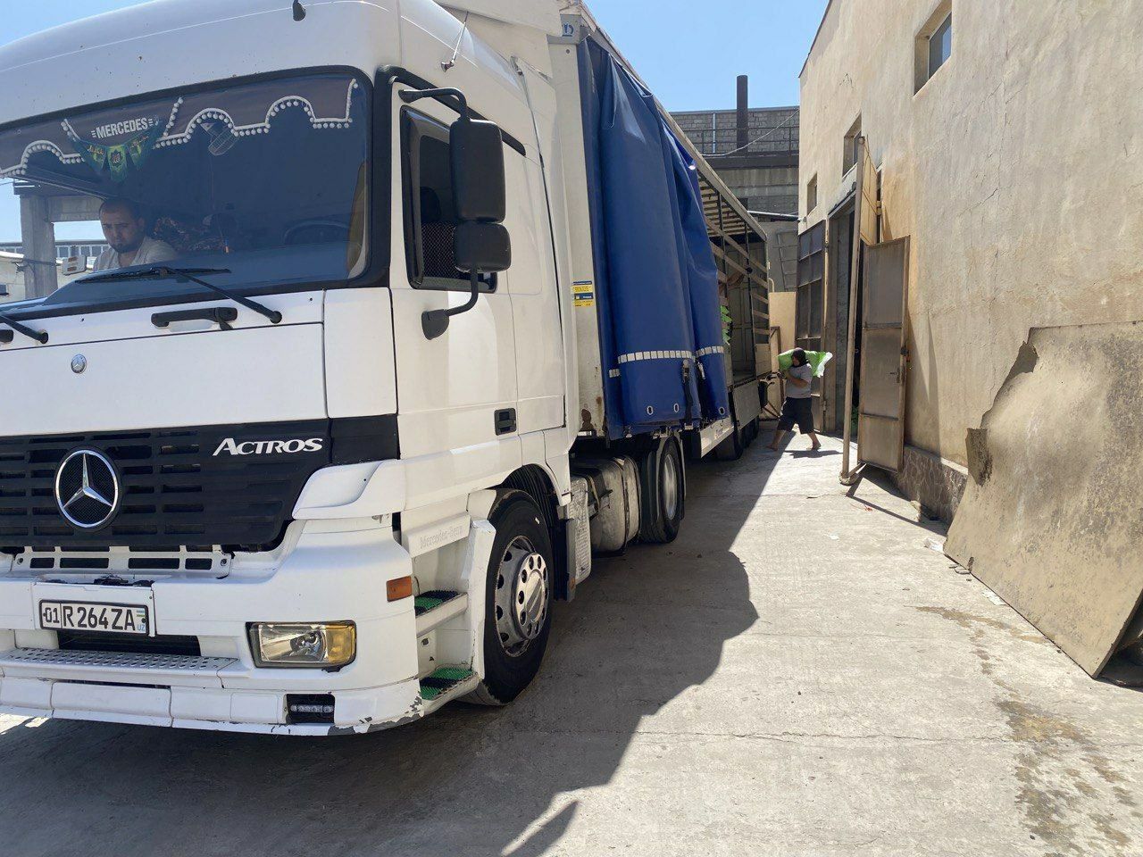 Mercedes Benz Actros 2001/ Мерседес бенз актрос 2001 год