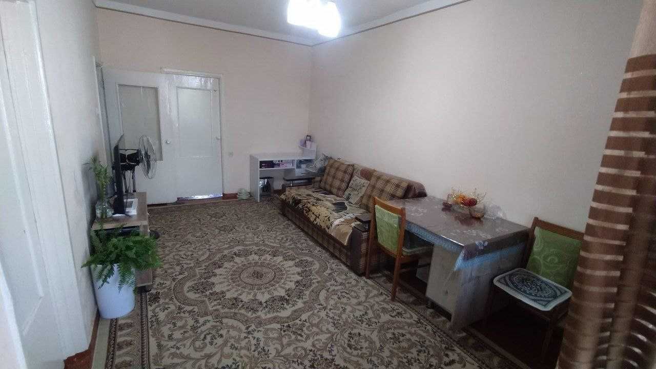 Продаю  квартиру срочно 2/4/4 куйлюк массив 2