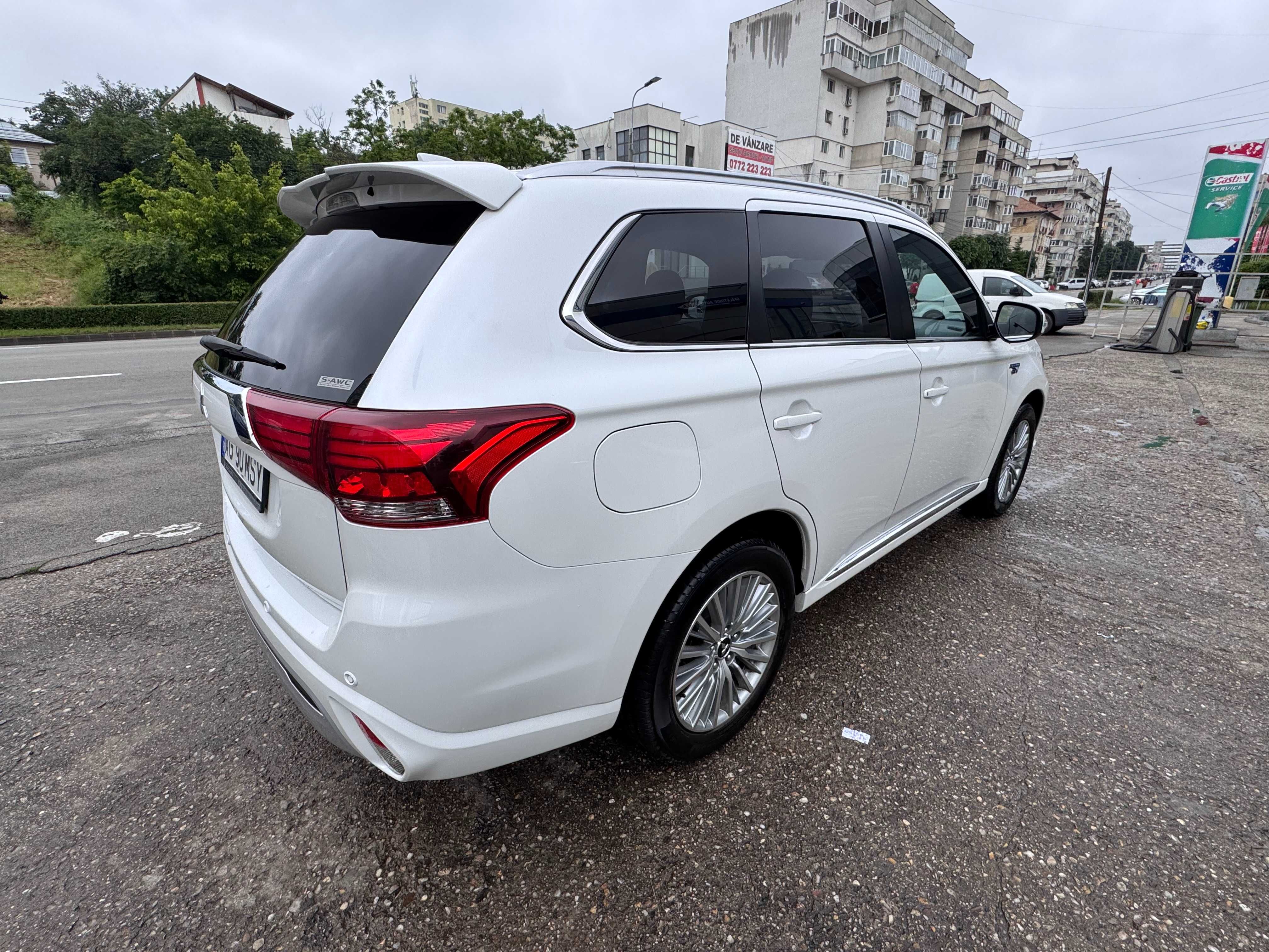 Vand Mitsubishi Outlander Instyle plug-in hybrid