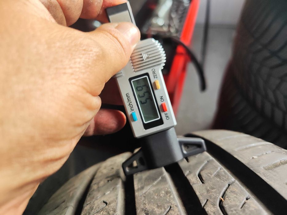 4бр.летни гуми 215/65/16 Barum