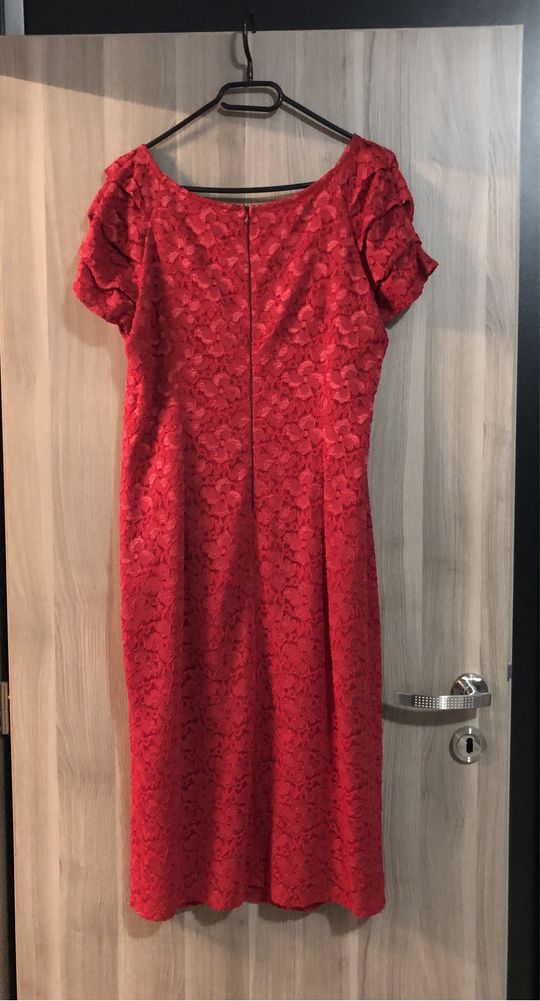 Rochie elegantă din dantelă (mărime 46) - stare excelentă!