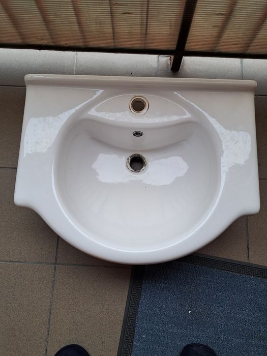 Chiuveta baie și 2 corpuri suspendate