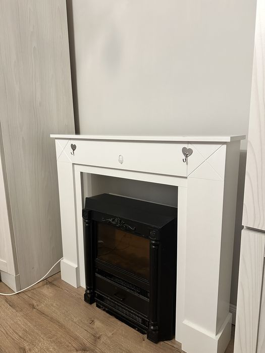 Vând şemineu electric încălzire + mobilier alb