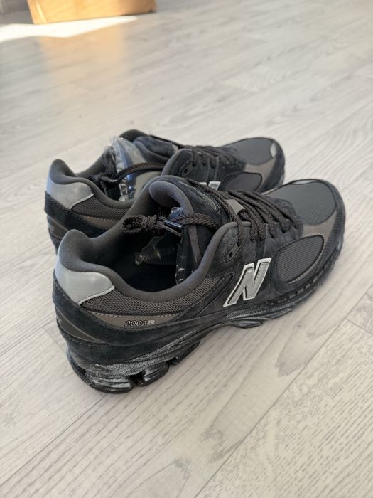 New Balance 2002R