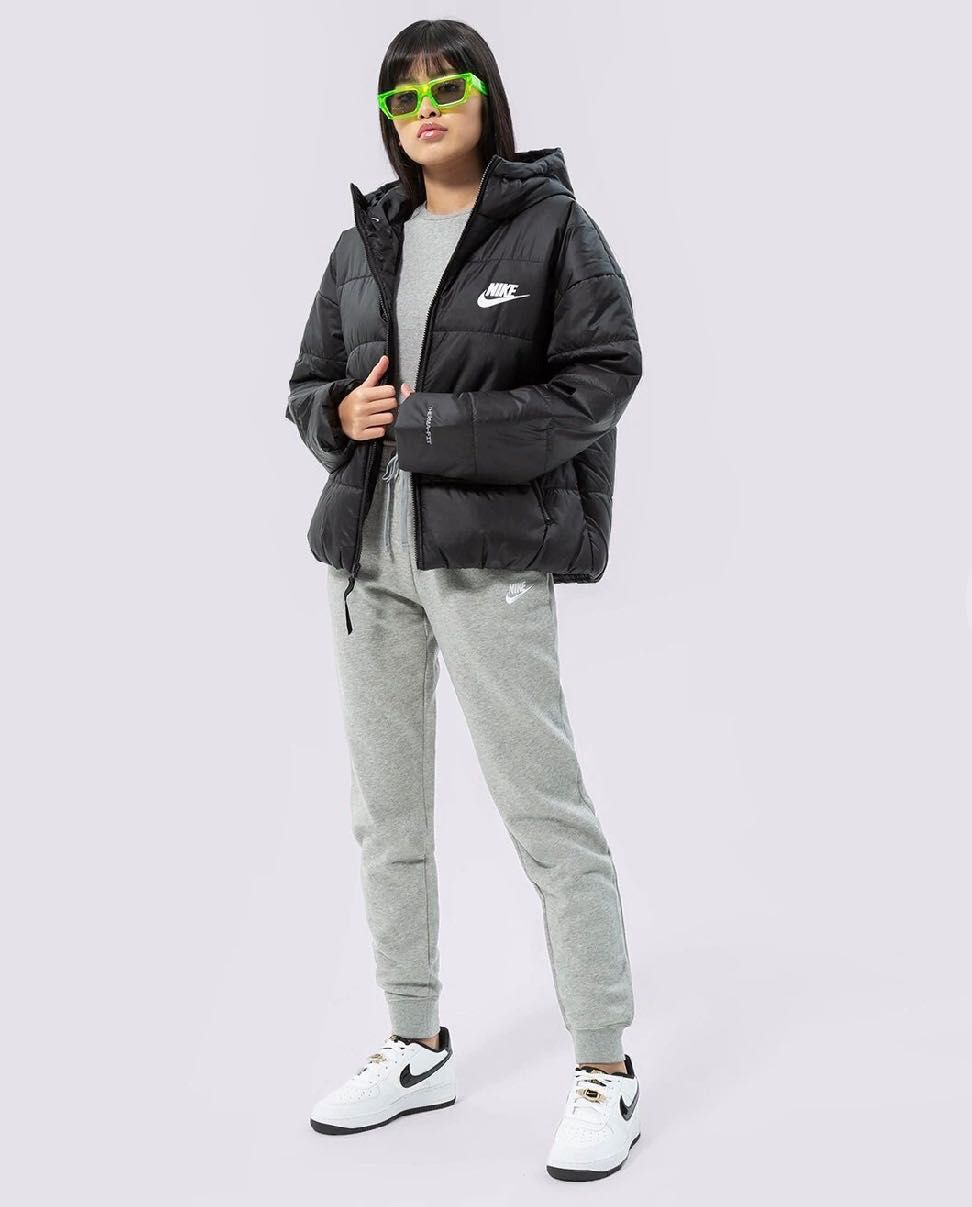 nike therma fit  ново дамско яке