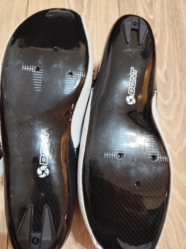 Колоездачни обувки карбон