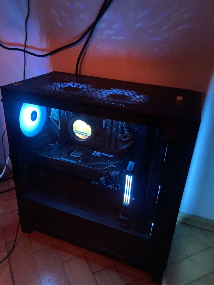 Vand/Schimb PC Gaming Ryzen 7700X RTX 3080ti 32gb RAM LCD SSD RGB