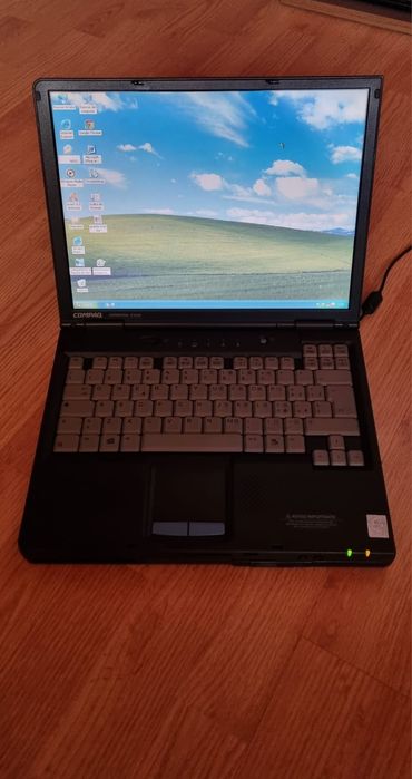 Laptop vechi,vintage,de colecție Compaq  Armada E500