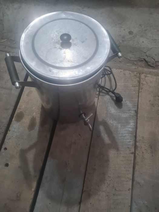 Электрическая кастрюля