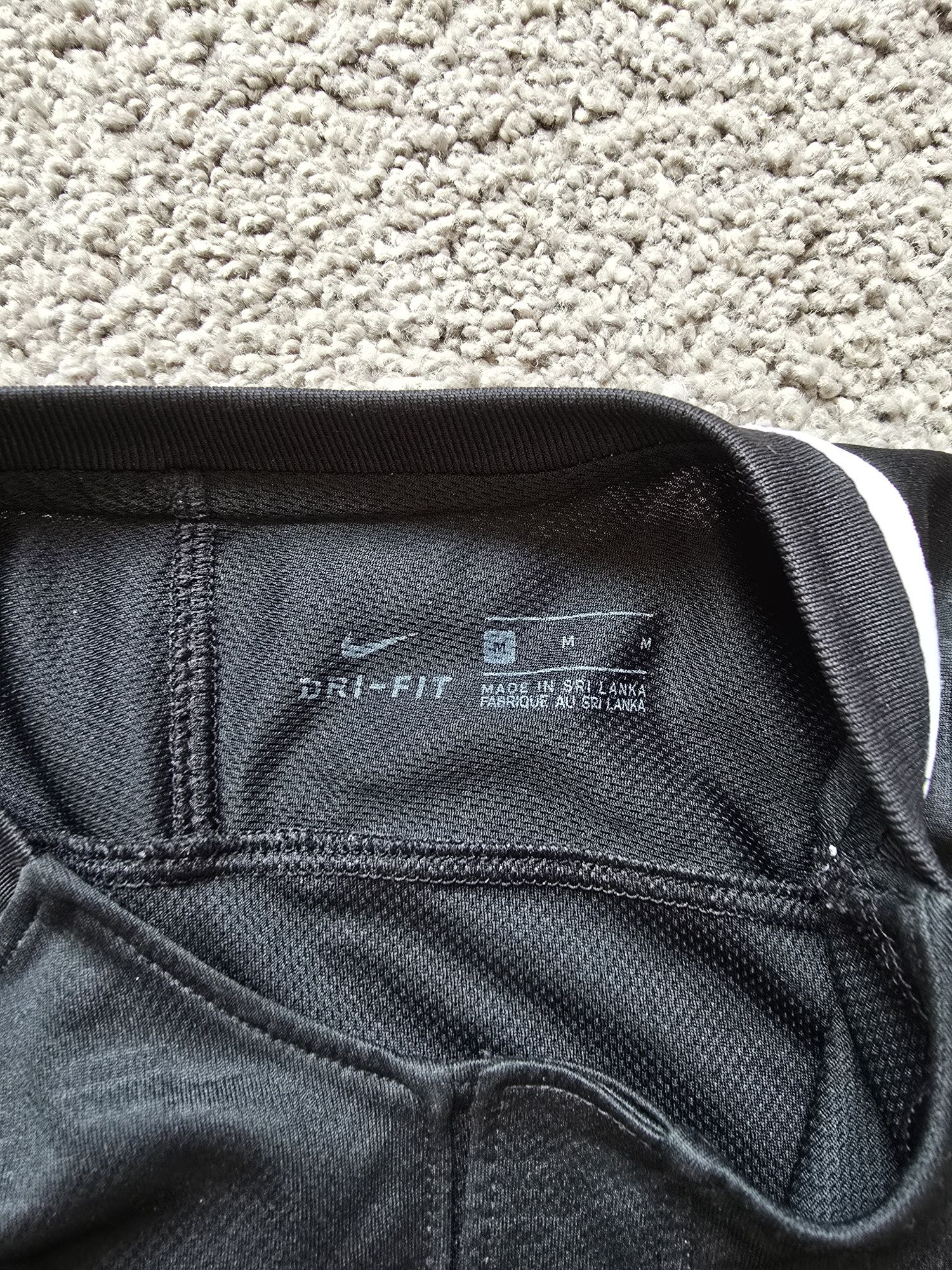 Черна тениска Nike M