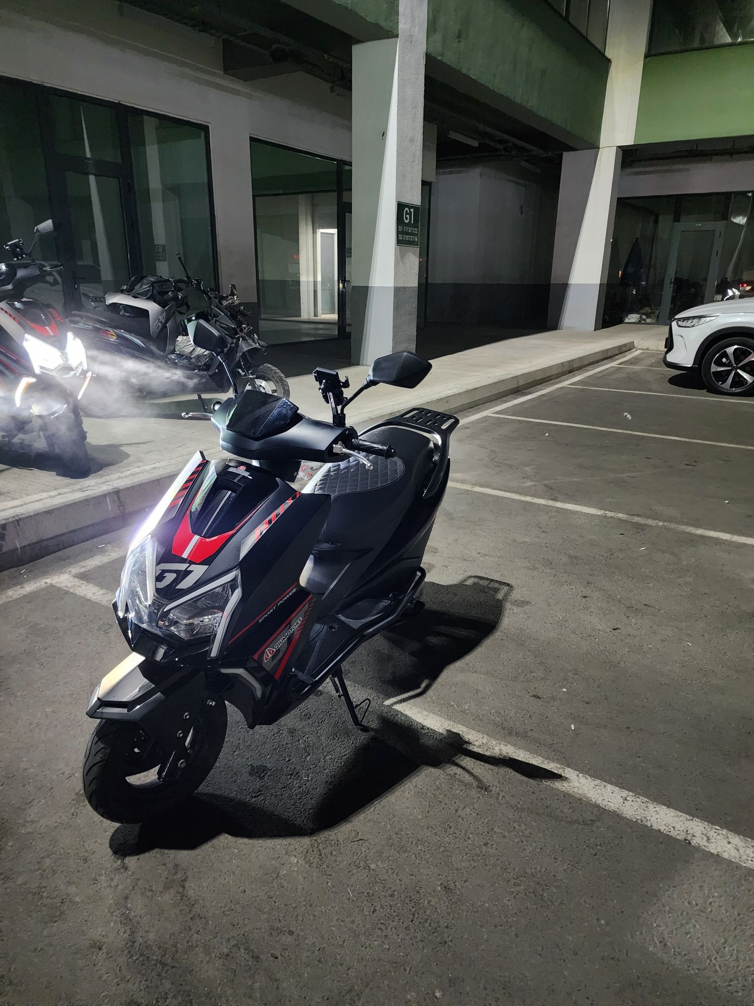 Продаётся скутер Qiumotors G1