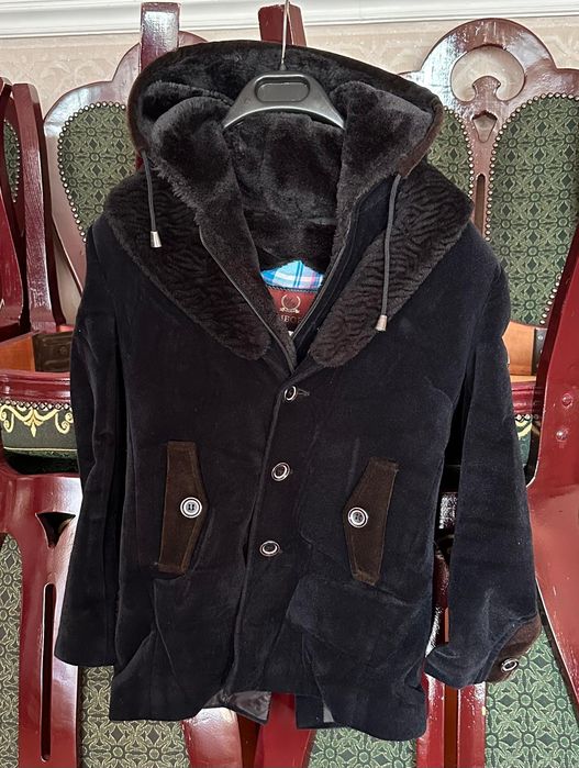 Пальто детское для мальчиков.Для мальчика около 7-8 лет.