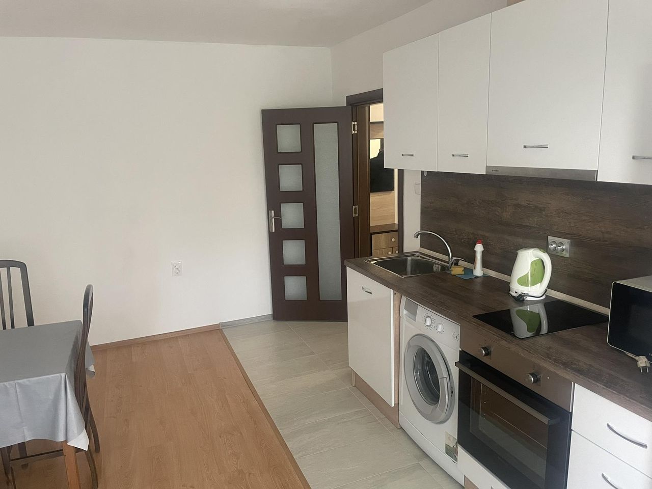Дава се под наем Двустаен апартамент в Бургас, Изгрев - 47 кв.м за 433.5 € - Снимка #1